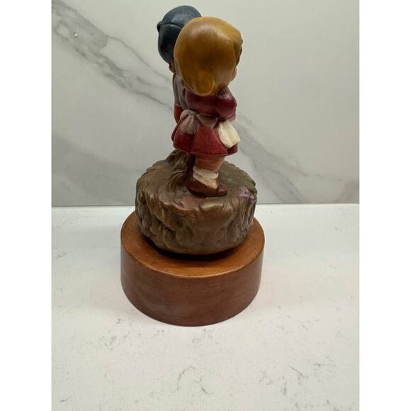 Vintage Hummel Style Louise Girl Boy Flowers Wind Up Rotating Musical Figurine - Picture 4 of 4